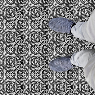 Black And White Geometric Kaleidoscopic Pattern Tile