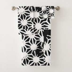 Black and white geometric pattern bath towel set
