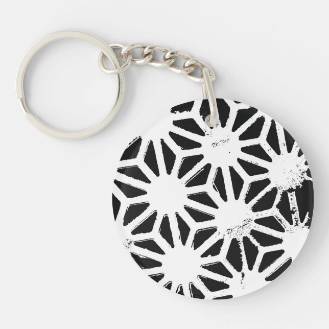 Black and white geometric pattern key ring (Front)