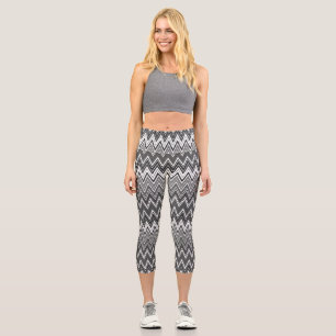 Black and white geometric zigzag pattern capri leggings