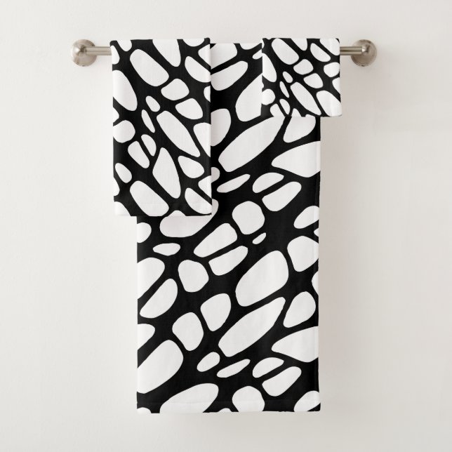 Black and White Gothic Organic Web Pattern Bath Towel Set (Insitu)