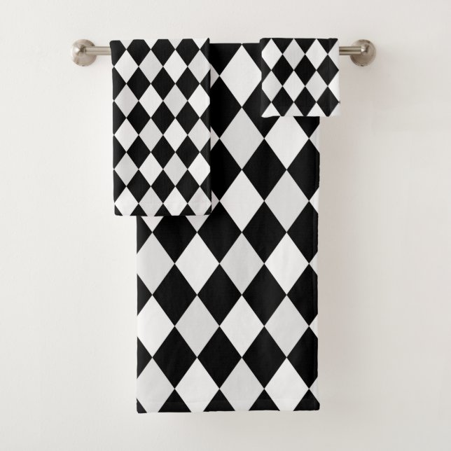 Black and White Harlequin Diamond Pattern Bath Towel Set (Insitu)