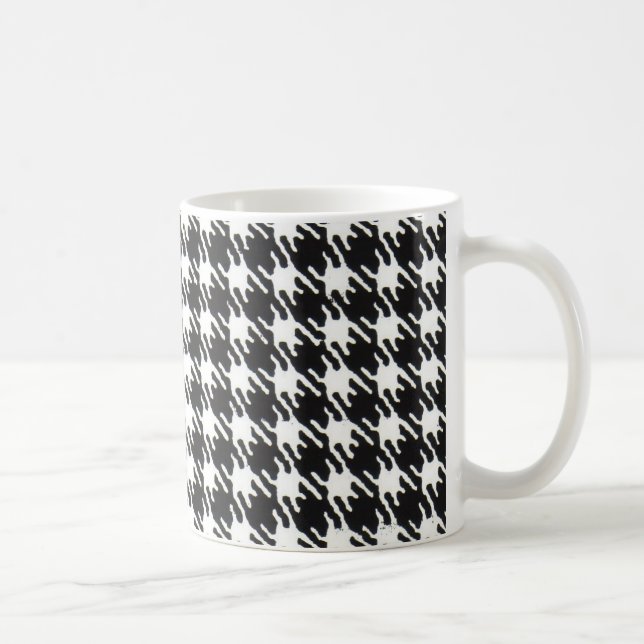 Black and white houndstooth pattern customisable coffee mug (Right)