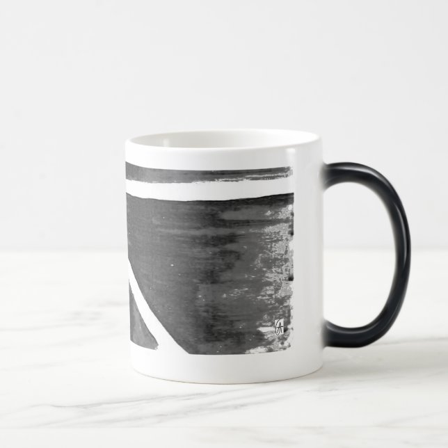 Black and white magic mug (Right)