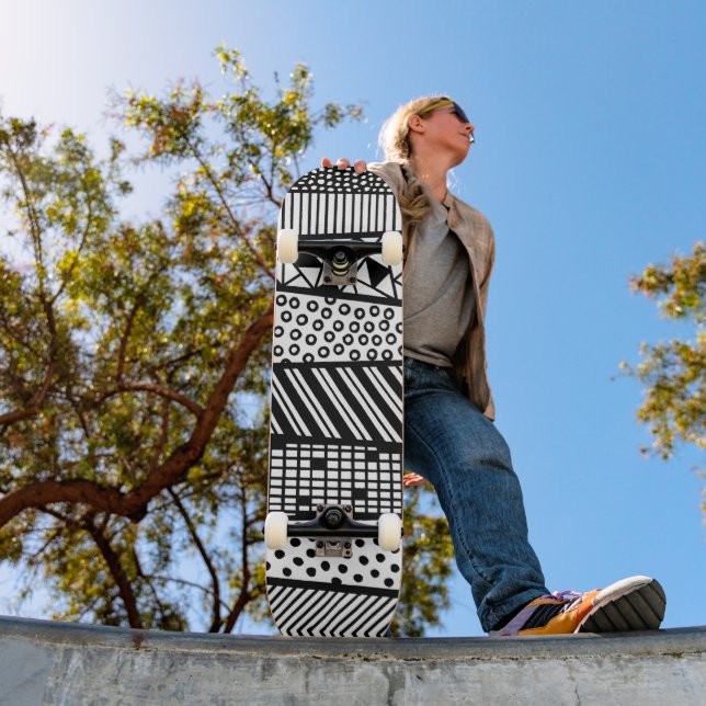 Black and white - modern pattern skateboard (Outdoor 1)