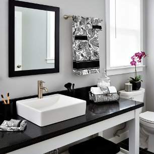 Black and white paislely bath towel set