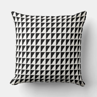 Black and White Pattern Chill With Cushionarium Cushion