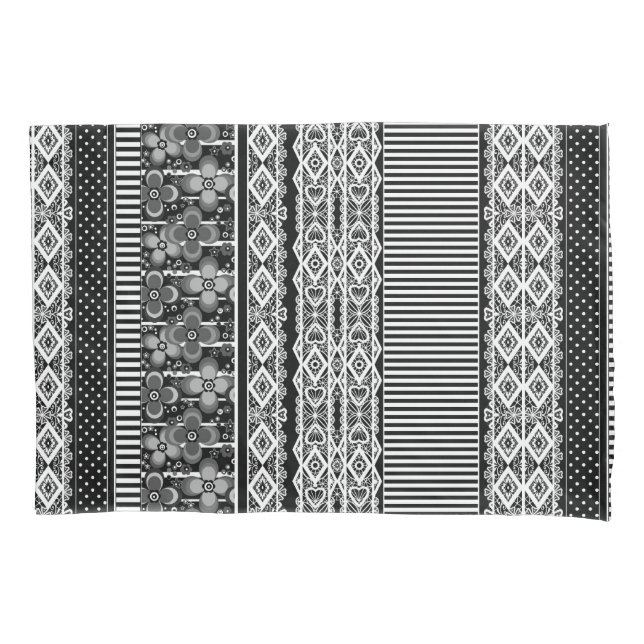 Black and white pattern with lace and patchwork pillowcase (Front)