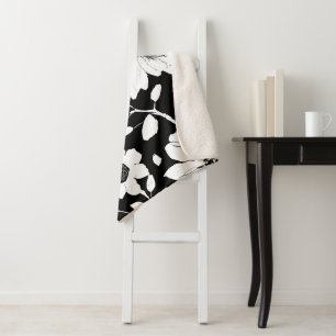 Black and White Simple Flower Seamless Pattern Sherpa Blanket