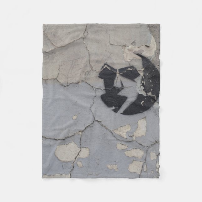 Black and white stone fragment fleece blanket (Front)
