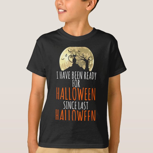 Black cat dead tree ready for halloween  T-Shirt (Front)