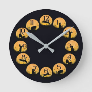 Black cat round clock