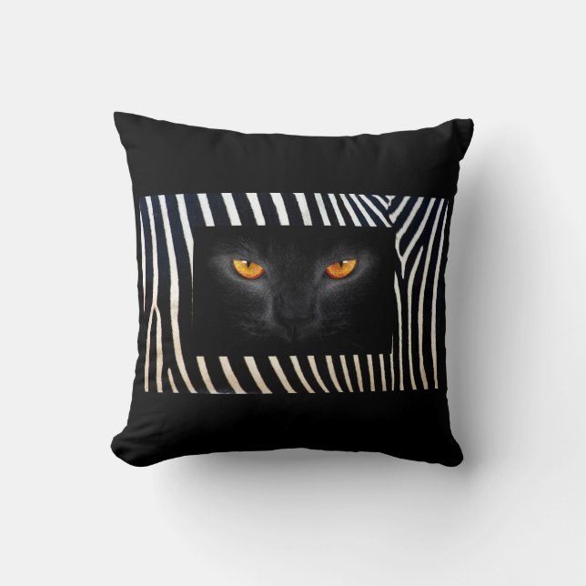 Black cat throw pillow (Front)
