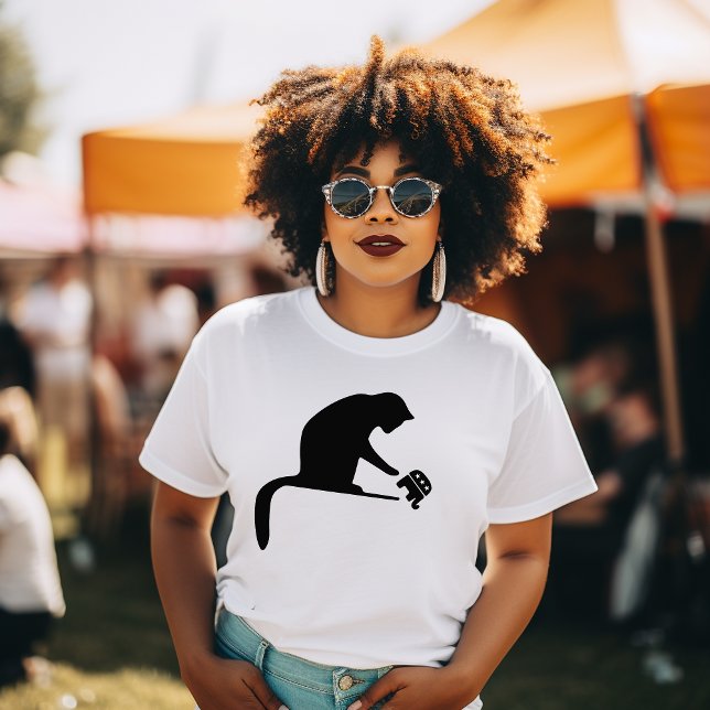  Black Cat Toss Republican off the Table T-Shirt (Creator Uploaded)