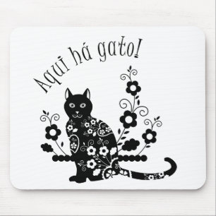 Black cat with flowers and Portuguese expression Mouse Pad