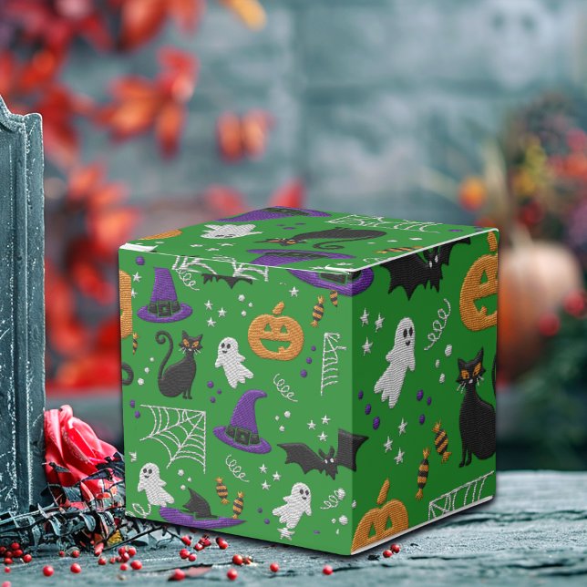 Black Cats Ghosts Bats Green Pattern Halloween Favour Box (Creator Uploaded)