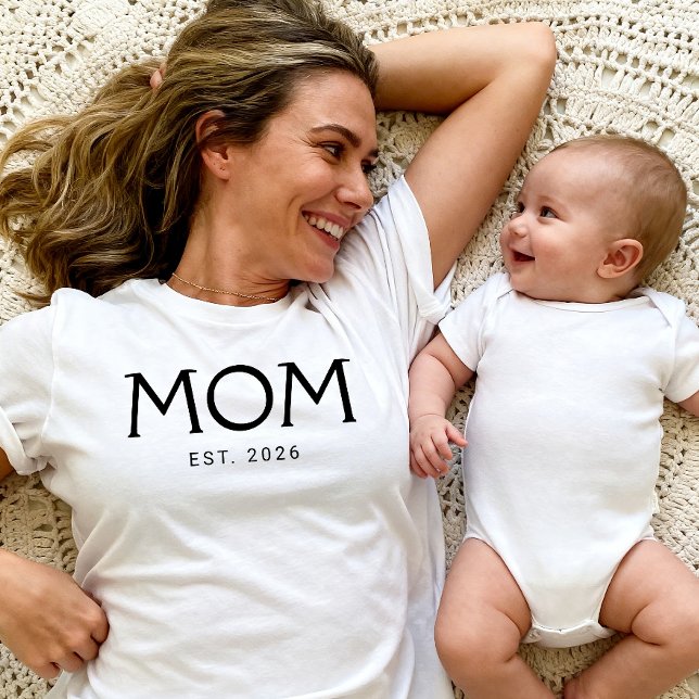 Black Classic Typography Established Mum T-Shirt (Creator Uploaded)