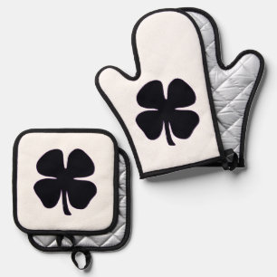 Black Clover silver quilt oven mitts pot holders Oven Mitt & Pot Holder Set