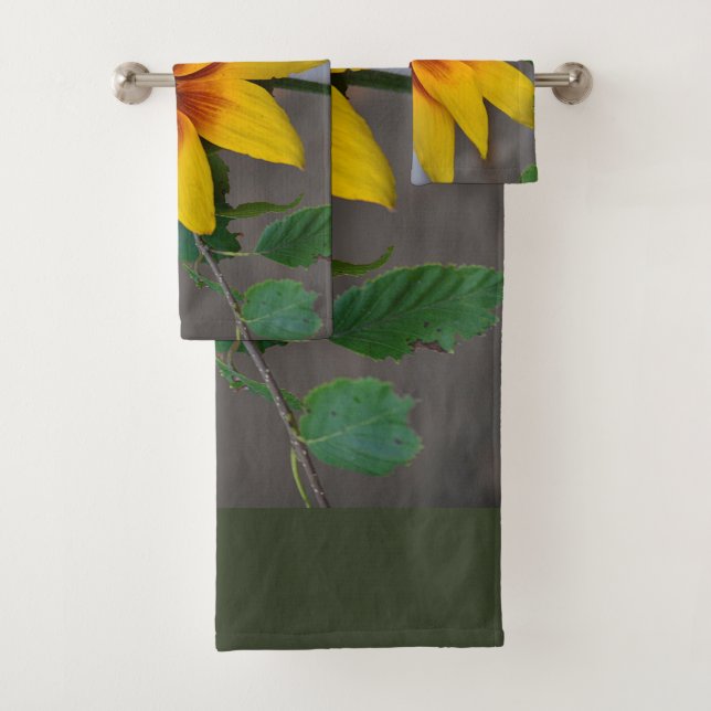 Black-Eyed Susan Bath Towel Set (Insitu)