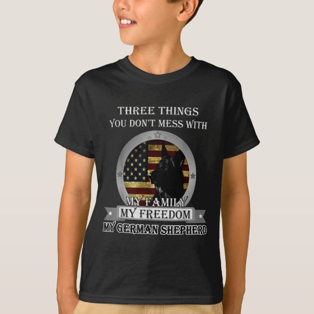 Black German Shepherd American Flag Three Things Y T-Shirt (Front)