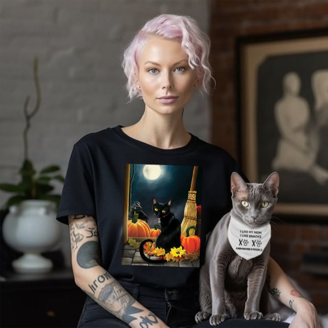 Black Halloween Cat T-Shirt (Creator Uploaded)