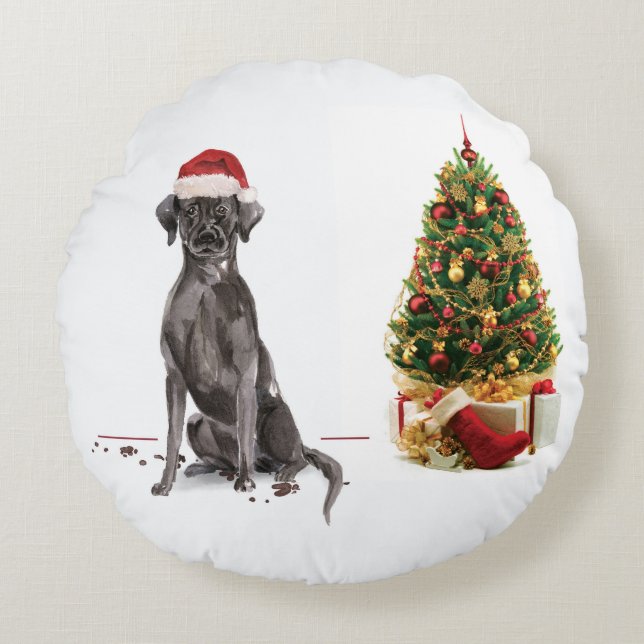 Black Lab Funny Christmas Dog and Tree Round Cushion (Front)