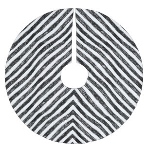 Black linear stripes, seamless pattern. brushed polyester tree skirt
