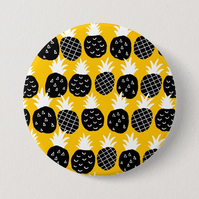 Black pineapples 7.5 cm round badge (Front)
