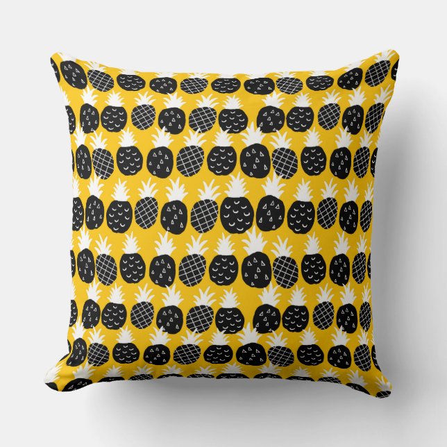 Black pineapples cushion (Front)