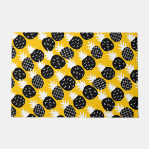 Black pineapples doormat