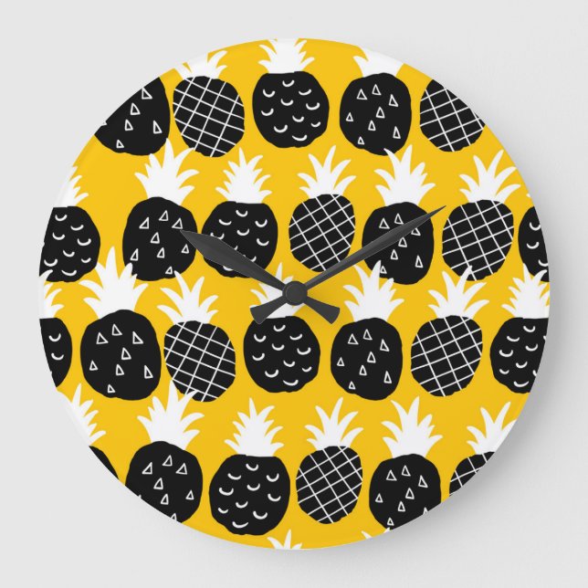 Black pineapples large clock (Front)