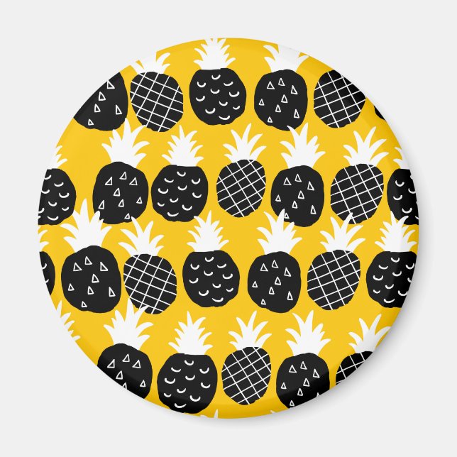 Black pineapples magnet (Front)