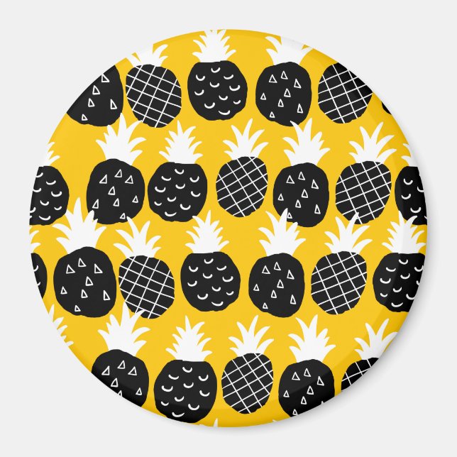 Black pineapples magnet (Front)