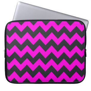 Black pink chevron pattern laptop sleeve