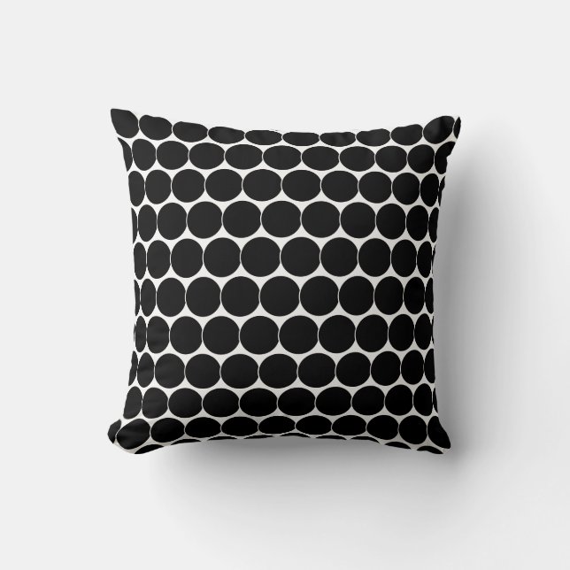 Black polka dotted throwpillow  (Front)