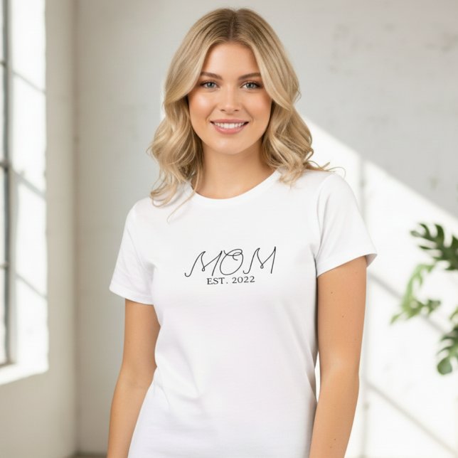 Black Script MOM  Established 20XX  T-Shirt (Creator Uploaded)