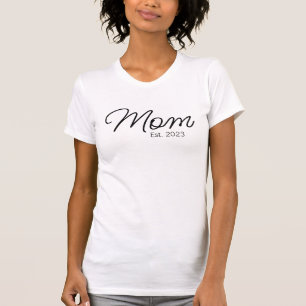 Black Script Typography Established Mom T-Shirt