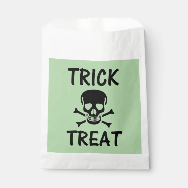 Black Skull Trick or Treat green white favour bags (Front)