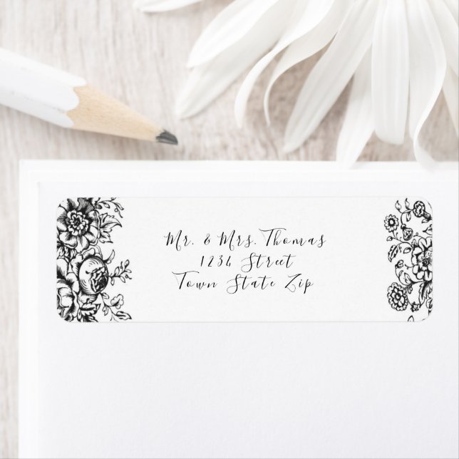 Black & White Elegant  Floral Toile Label (Insitu)