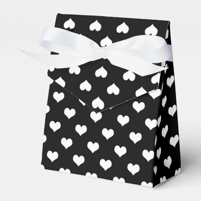 Black White Love Heart Pattern Design  Favour Box (Front Side)