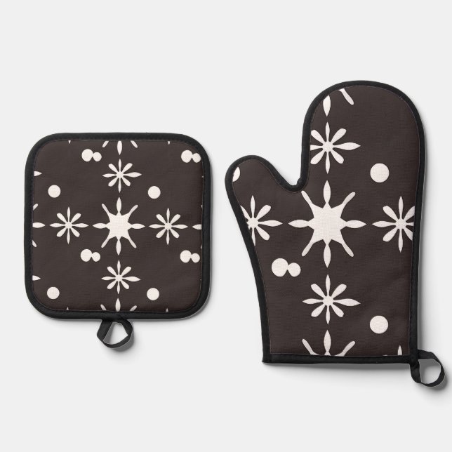 Black White Modern Daisy Pattern Oven Mitt & Pot Holder Set (Front)