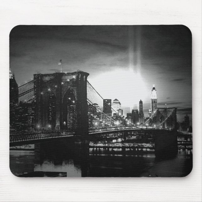 Black & White New York Skyline Mouse Pad (Front)