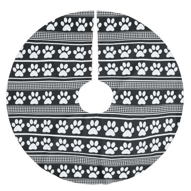 Black white paw print pattern tree skirt (Front)