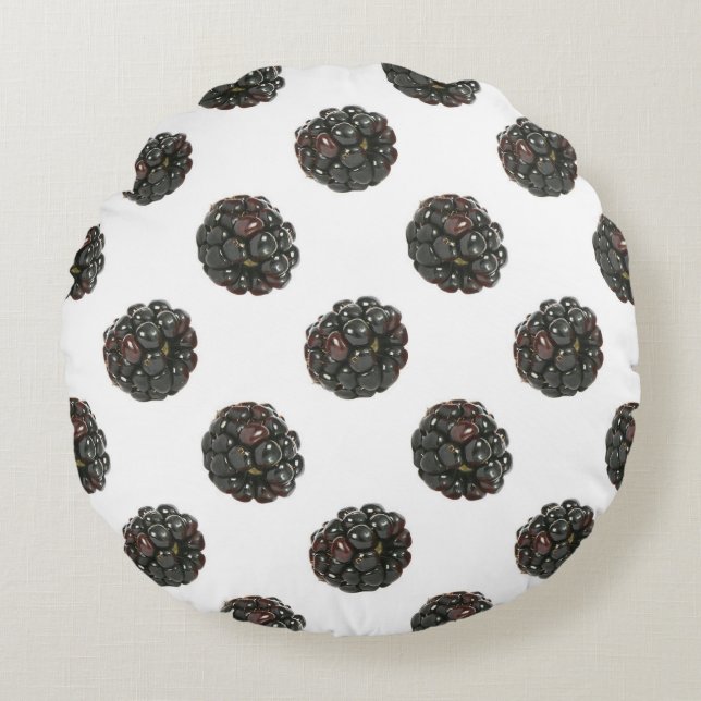 Blackberry. Polka dots. fruits pattern. Round Cushion (Front)