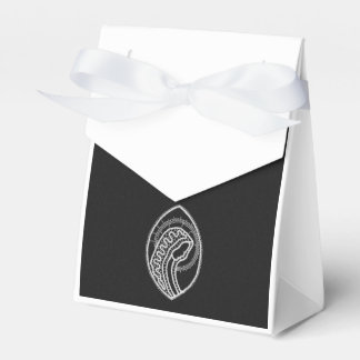 Blessed Virgin Mary in Lace on Black Velvet Favour Box