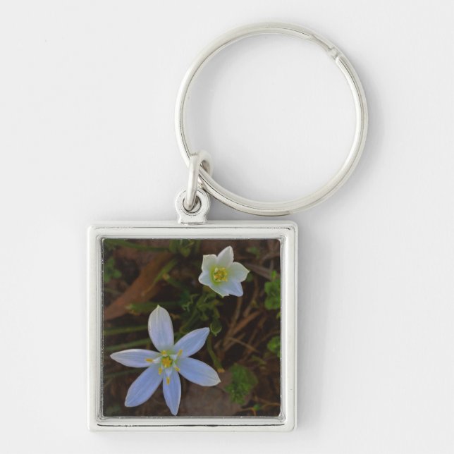 bloom in white  key ring (Front)