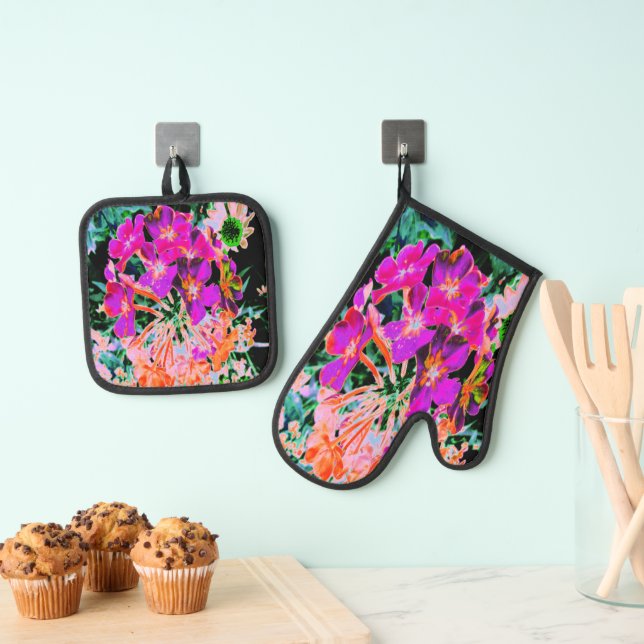 Blooming Abstract Magenta and Orange Flower Oven Mitt & Pot Holder Set (Insitu(Hanging))
