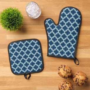 Blue and Baby Blue Trellis, Lattice, Quatrefoil Oven Mitt & Pot Holder Set