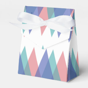 Blue and coral triangles favour box