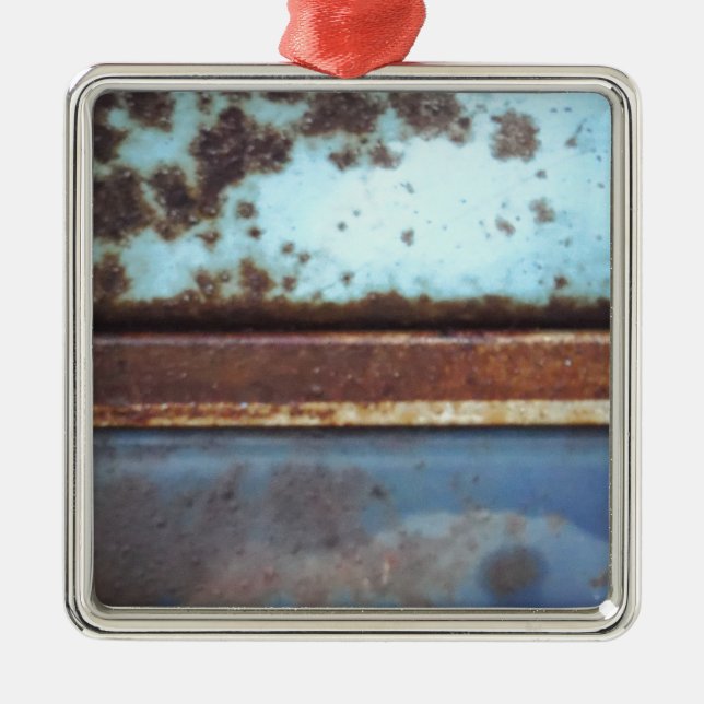 Blue and teal rusty truck close-up metal tree decoration (Front)